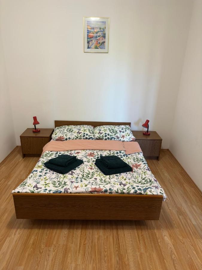 Apartmani Marko ノヴァリャ エクステリア 写真