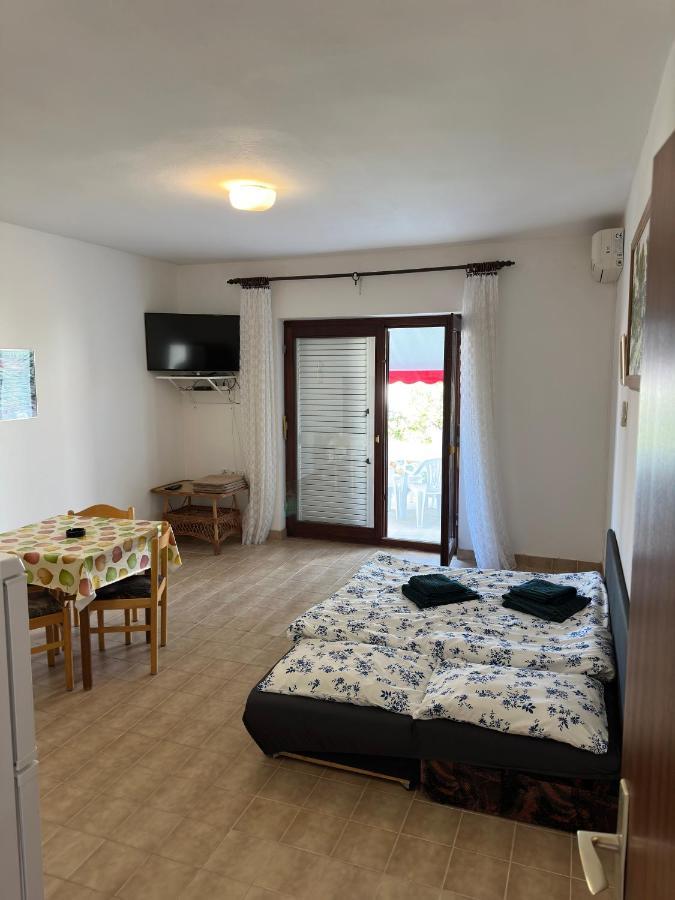 Apartmani Marko ノヴァリャ エクステリア 写真