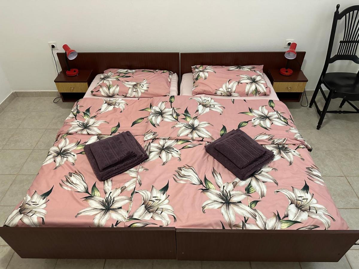 Apartmani Marko ノヴァリャ エクステリア 写真