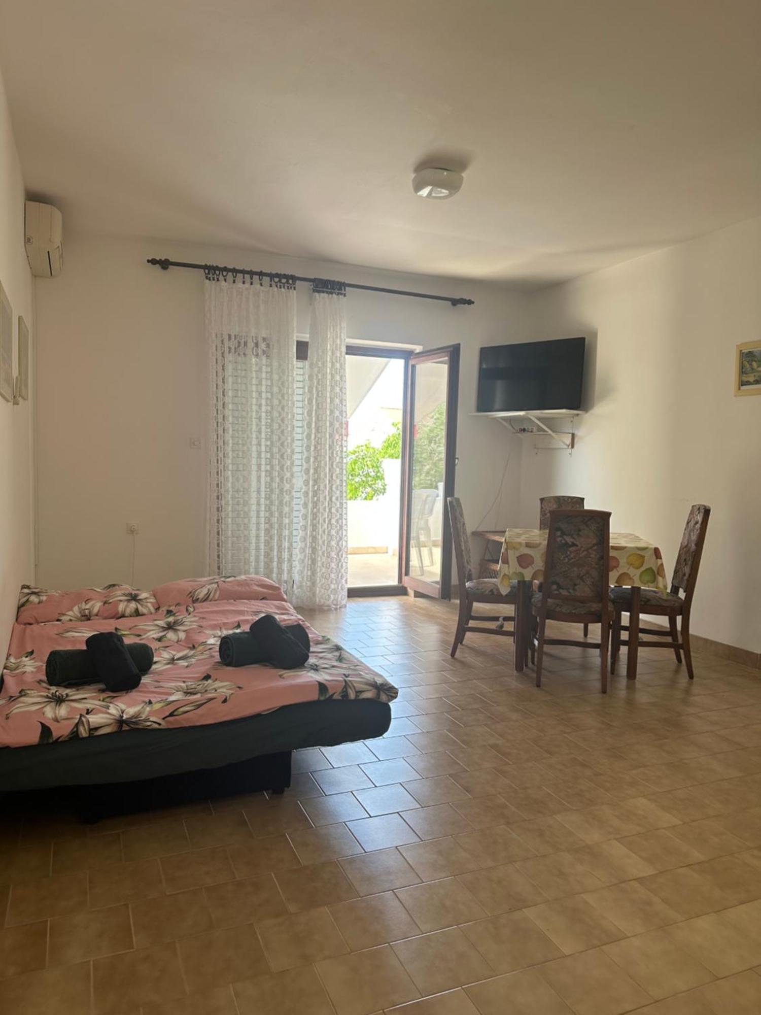 Apartmani Marko ノヴァリャ エクステリア 写真