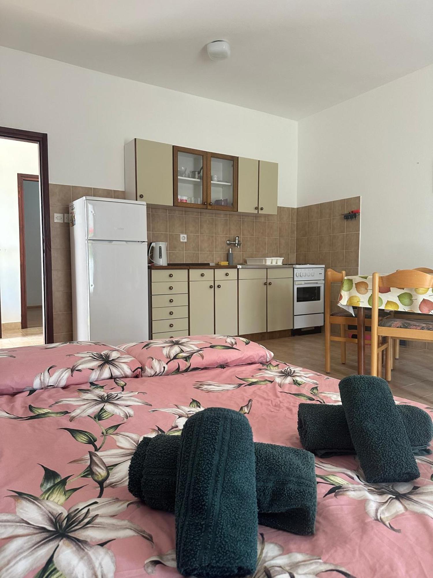 Apartmani Marko ノヴァリャ エクステリア 写真